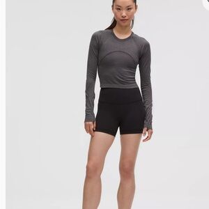 Lululemon high rise align 4 “ Black Shorts size 4